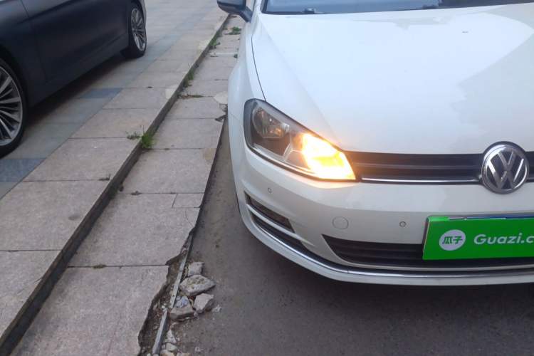 Used Volkswagen Golf 2017 1.6L Automatic Comfort Million-Vehicle Anniversary Edition