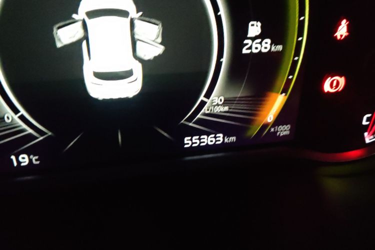 Used Kia KX5 2019 1.6T Automatic Two-Wheel Drive Luxury Edition Odometer Close Up