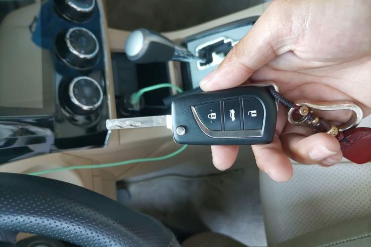 Used Toyota Corolla 2014 1.6L CVT GL Vehicle Key