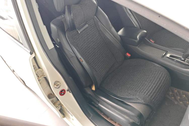 Used Honda Jade 2017 1.8L automatic Comfort version 5 seats Right Front Seat