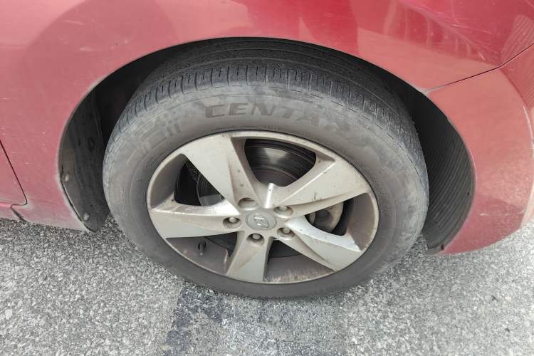Used Hyundai Elantra (5th Generation / Langdong) 2012 1.6L Automatic Leading Model Right Front Wheel Hub