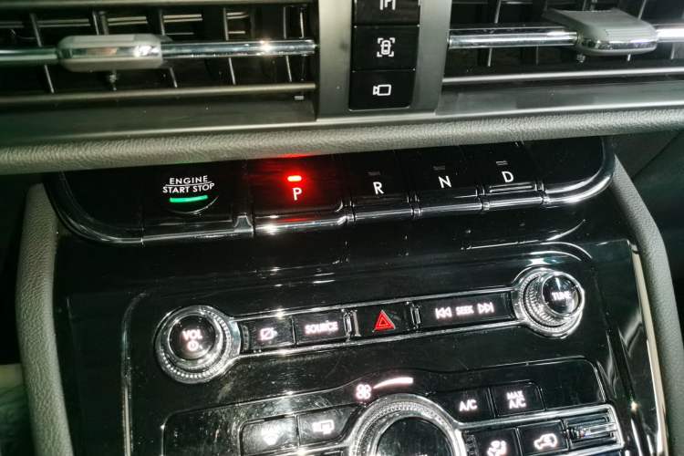 Used Lincoln Corsair 2022 2.0T Two-Wheel Drive Deluxe Edition