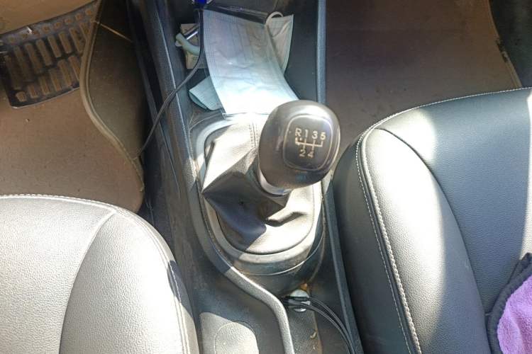 Used Kia K2 2012 Sedan 1.4L MT GLS Commemorative Edition
