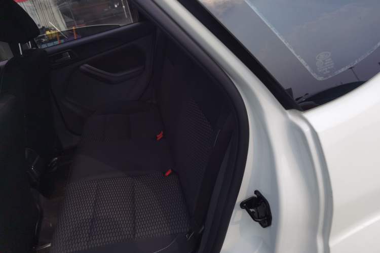 Used Ford Focus 2013 Hatchback Classic 1.8L Automatic Base Model
