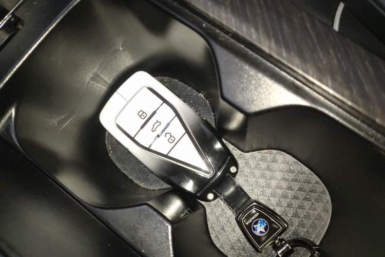 Used Venucia V DD-i 2023 60km iD Version