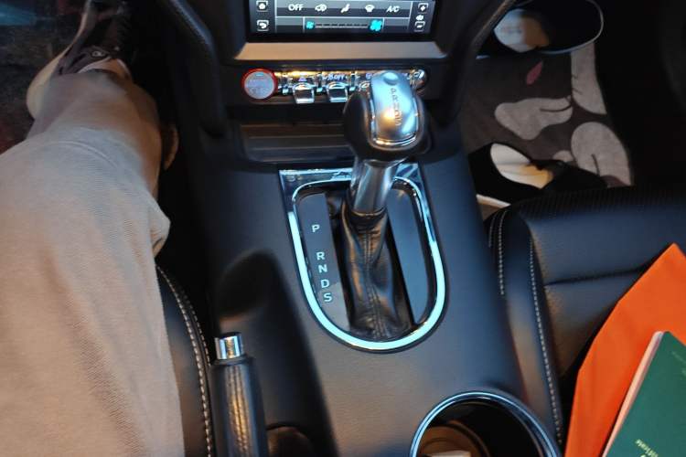 Used Ford Mustang 2015 2.3T Automatic U.S.-Spec Version
