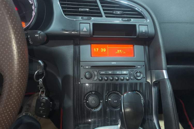 Used Peugeot 3008 2015 2.0L Automatic Classic Edition