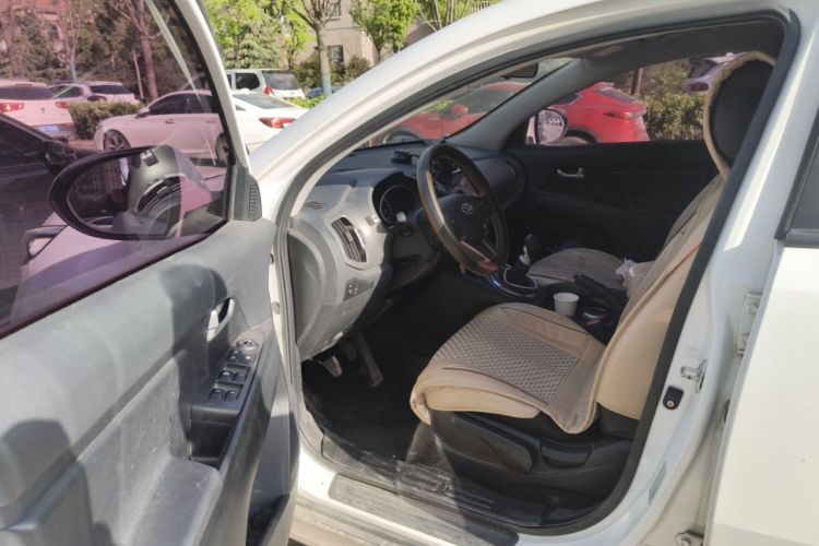 Used Kia Sportage R 2015 2.0L Manual Two-Wheel Drive GL Model
