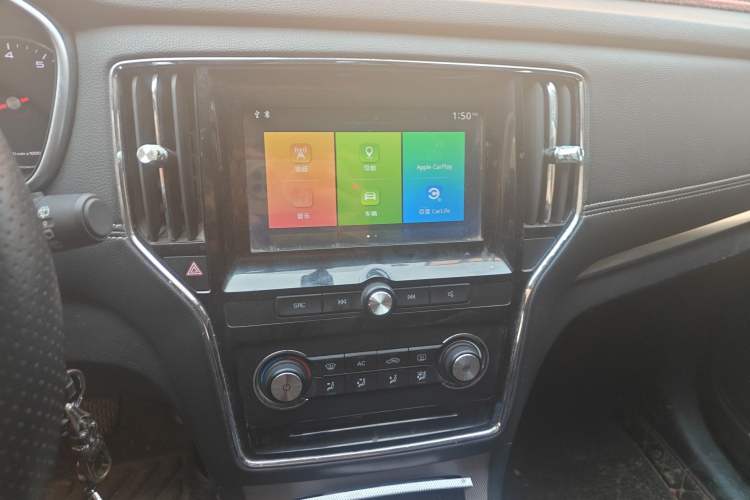 Used Roewe RX5 2018 20T Two-Wheel Drive Manual Flagship Edition Audio And AC Panel