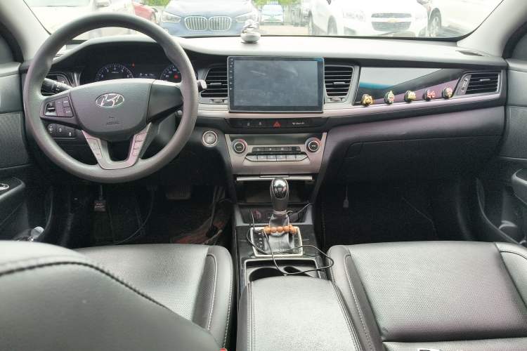Used Hyundai Mistra 2017 1.8L Automatic Smart GLS China V Standard Center Console