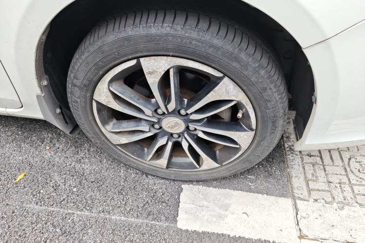 Used BYD Qin New Energy 2015 1.5T Dual-Crown Flagship Plus Edition