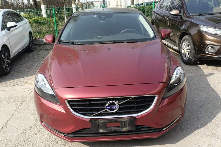 Used Volvo V40 2015 1.6T Zhiyi Edition
