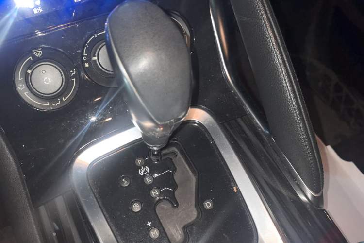 Used Peugeot 3008 2015 2.0L Automatic Classic Edition