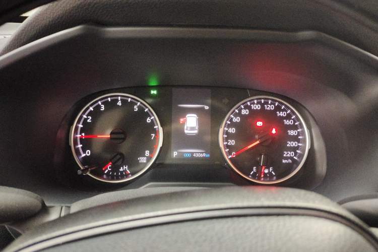 Used Toyota Wildlander 2022 Updated Version 2.0L CVT Two-Wheel Drive Leading Edition
