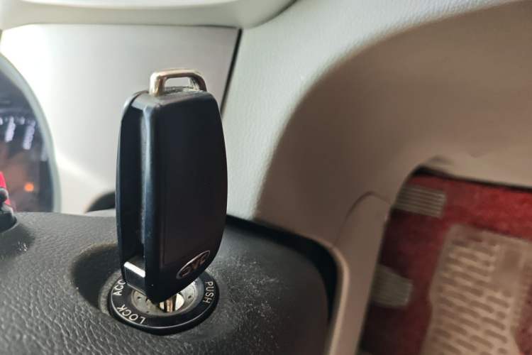 Used JAC Refine M4 2016 2.0L Manual Comfort Edition
