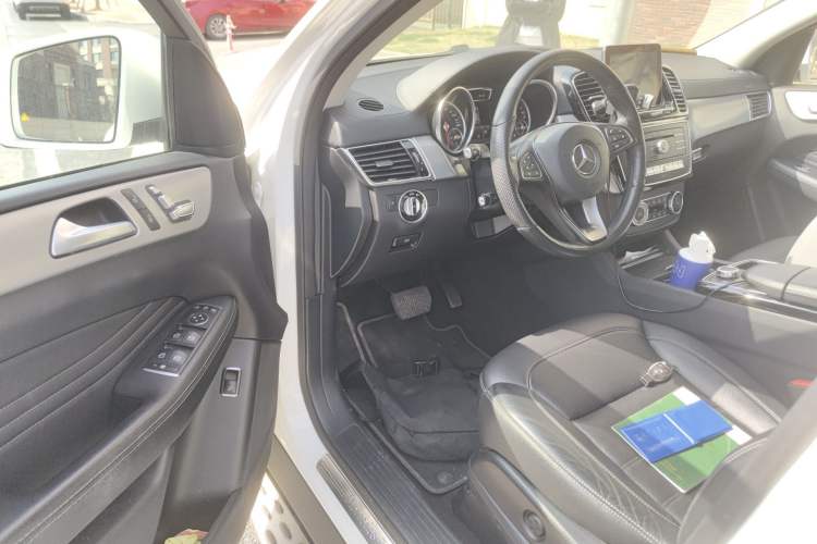 Used Mercedes-Benz GLE 2017 GLE 320 4MATIC Luxury Model Driver Seat