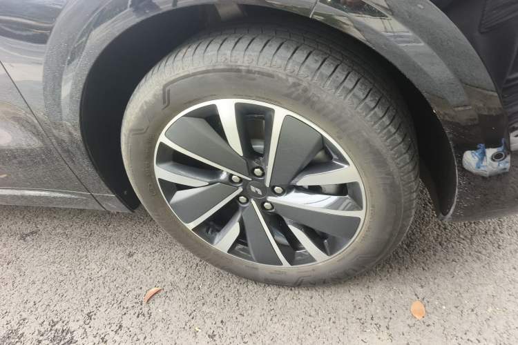 Used Li Auto L6 2025 Pro Smart Refresh Edition Right Front Wheel Hub