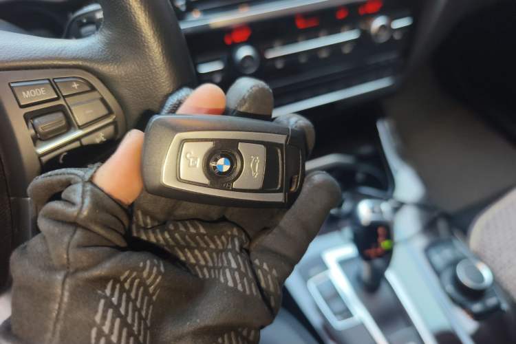 Used BMW X3  Vehicle Key