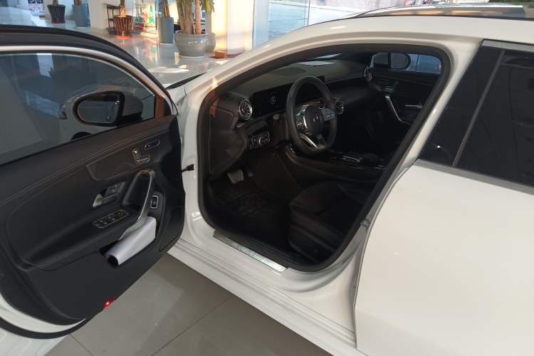 Used Mercedes-Benz A-Class 2021 A 200 L Sport Sedan Fashion Model