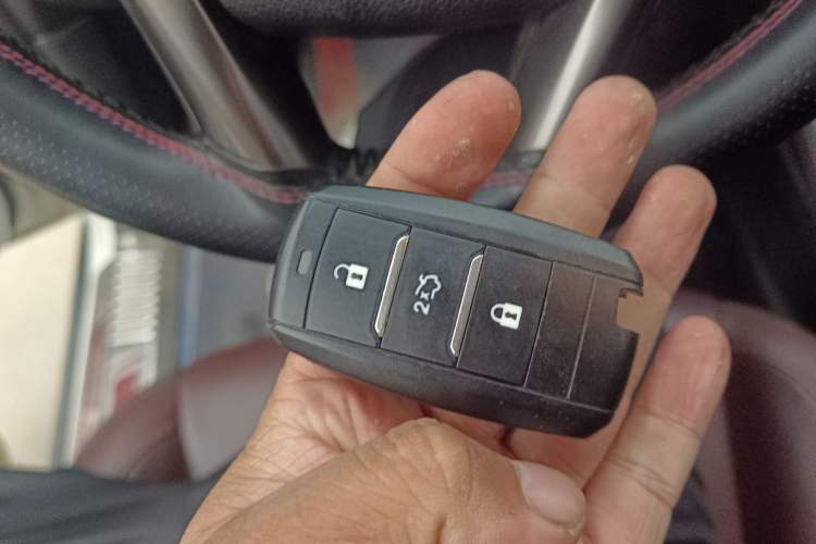 Used CHANGAN OSHAN A800 2017 1.5T Manual Luxury Model Vehicle Key