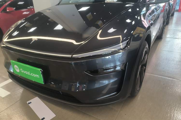 Used Tesla Model Y 2025 Rear-Wheel-Drive Version