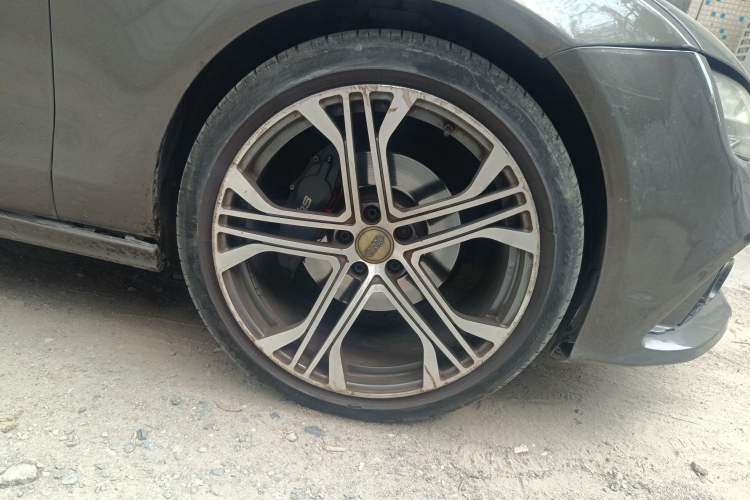 Used Audi A7 2013 35 FSI quattro Ambition Edition Right Front Wheel Hub