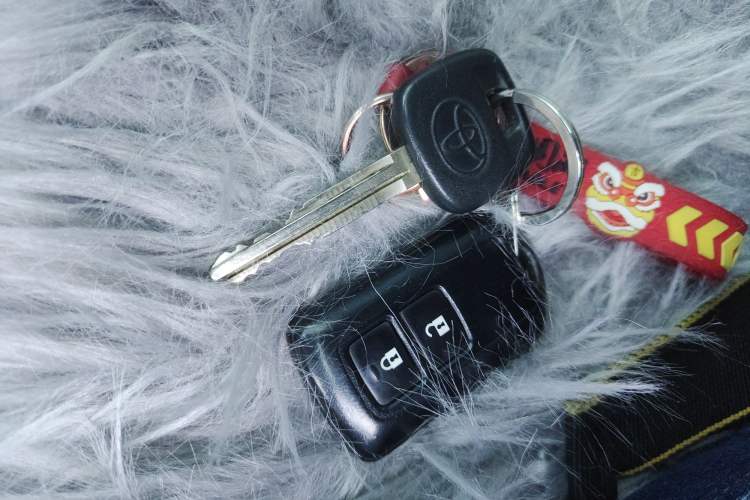 Used Toyota YARiS L Zhi Xuan 2015 1.5E Automatic Charm Edition
