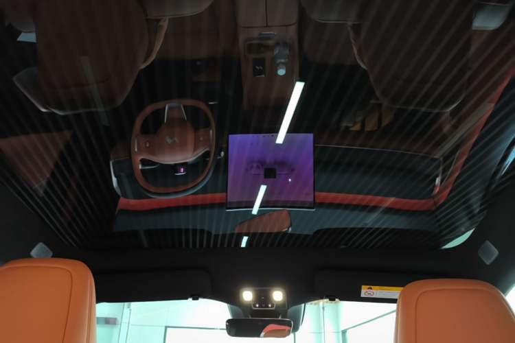 Used ONVO L60 2025 Model—60 kWh Rear-Wheel-Drive Version Headliner