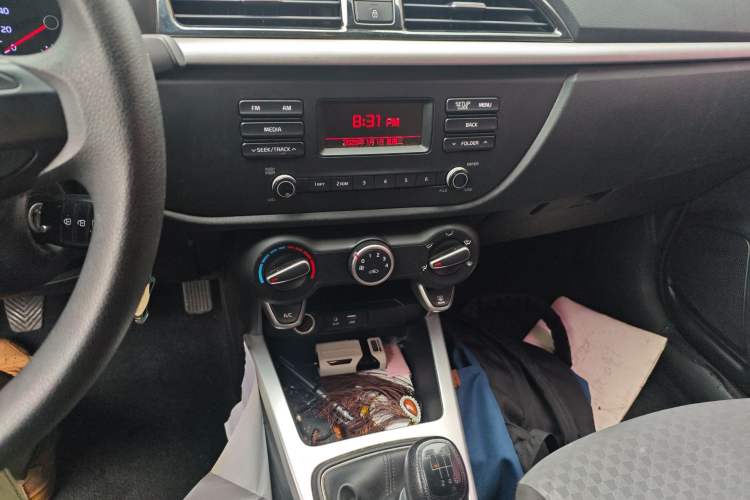 Used Kia K2 2017 Sedan 1.4L Manual Transmission GLS Audio And AC Panel