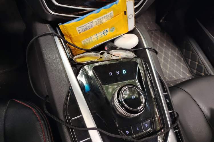 Used BAIC Beijing EU5 2018 R500 Smart Wind Edition Gear Lever