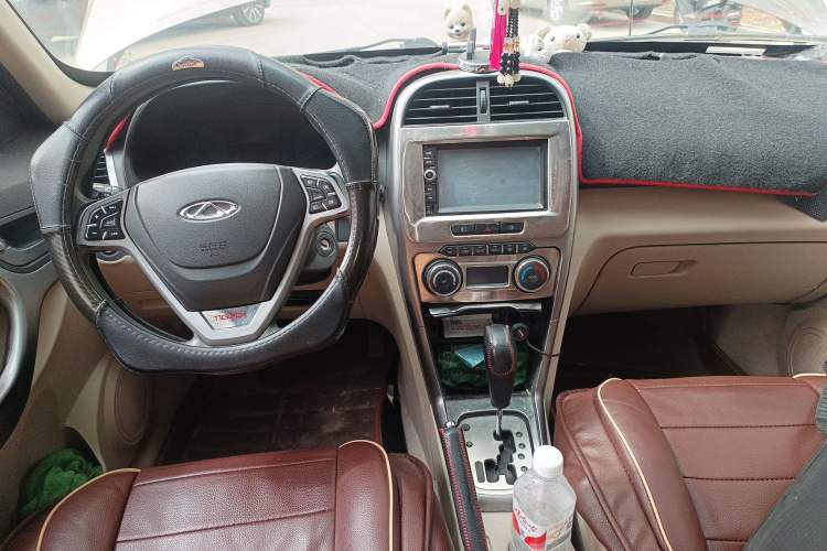 Used Chery Tiggo 3 2014 1.6L CVT ZhiShang Edition Center Console