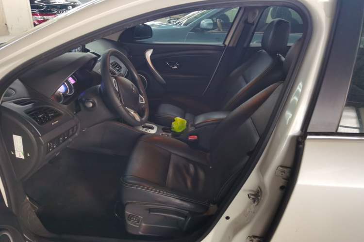 Used Renault Fluence 2013 2.0L Comfort Edition