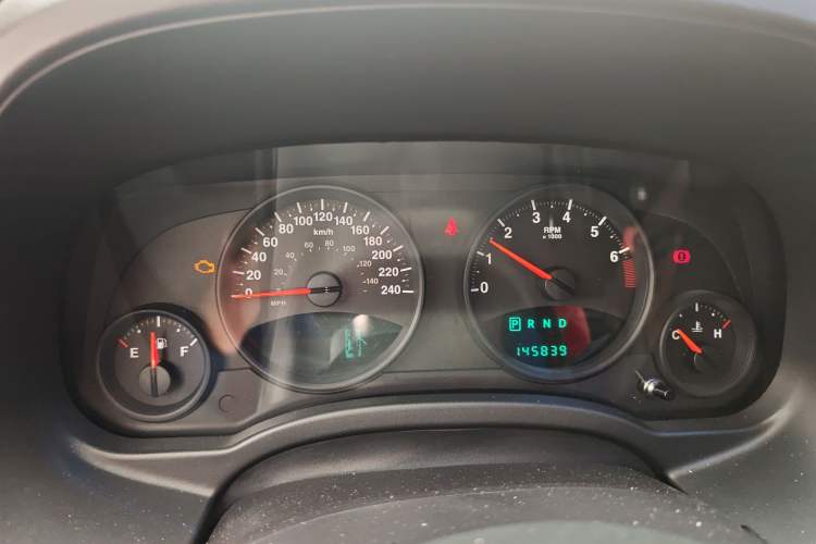 Used Jeep Compass 2013 2.4L four-wheel-drive sport version