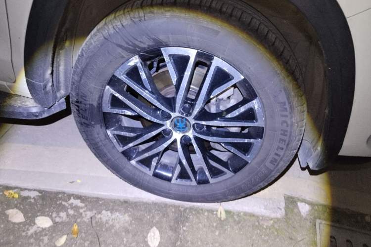 Used BYD Song New Energy 2017 Song DM 1.5TID All-Wheel Drive Luxury Model