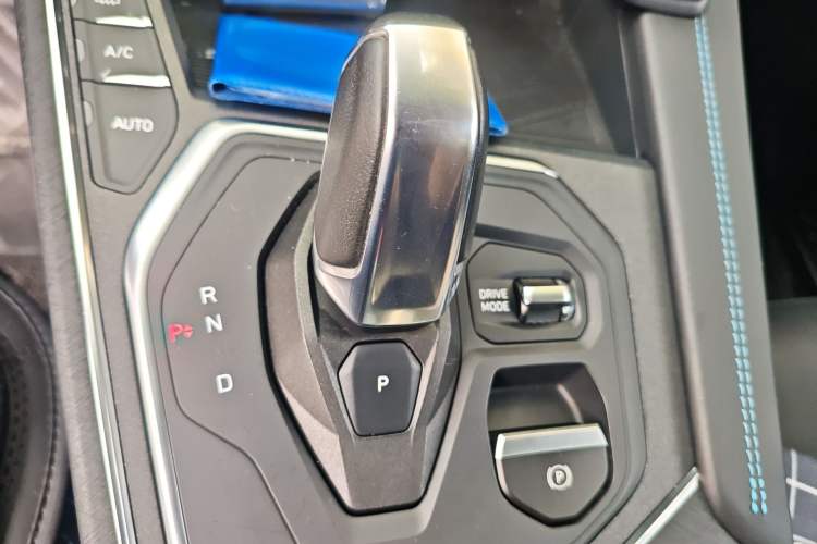 Used Lynk & Co 05 2020 2.0TD Two-Wheel Drive Shine Halo
