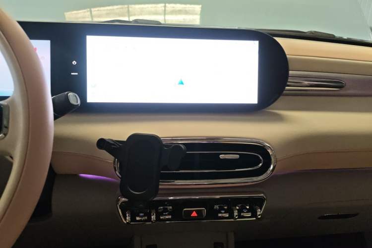 Used ORA Ballet Cat 2022 401 km Alice Edition Audio And AC Panel