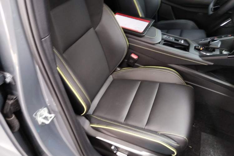 Used Lynk & Co 06 2023 Remix 1.5T Dynamic Halo
