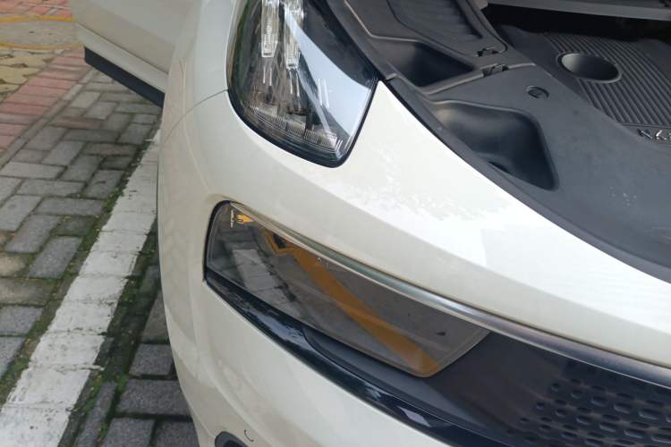 Used Lynk & Co 01 2017 2.0T Four-Wheel Drive Pro Edition Right Front Headlight