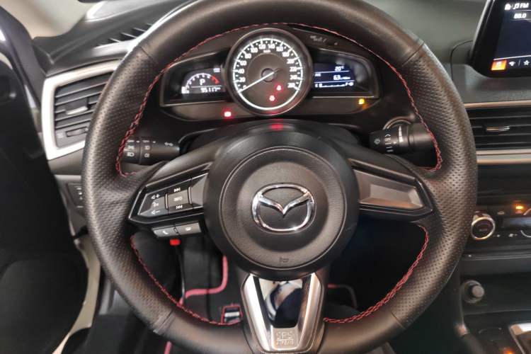 Used Mazda Mazda 3 Axela 2017 Sedan 1.5L Automatic Luxury Model China VI Standard