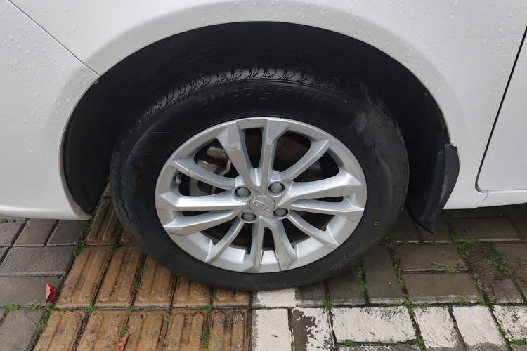 Used Geely Auto Vision 2020 Revised Version 1.5L CVT Asian Games Edition Left Front Wheel Hub