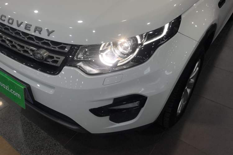 Used Land Rover Discovery Sport 2019 240 PS SE Version China VI Standard
