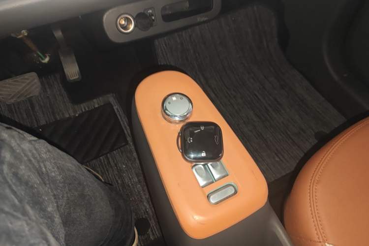 Used CHANGAN NEVO Lumin 2023 205km Xiangqin Version
