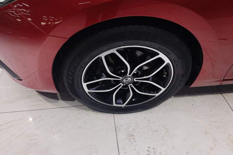 Used Mazda 3 Axela 2014 Sedan 2.0L Automatic Flagship Model Left Front Wheel Hub