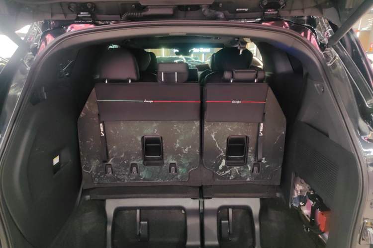 Used Toyota Sienna 2023 2.5L Hybrid Deluxe Edition