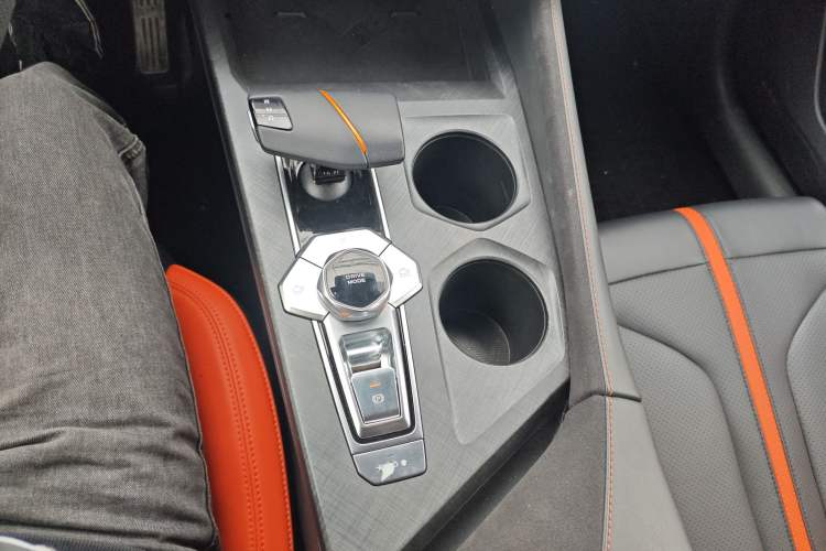 Used Changan UNI-V 2024 1.5T Prestige Sport Edition
