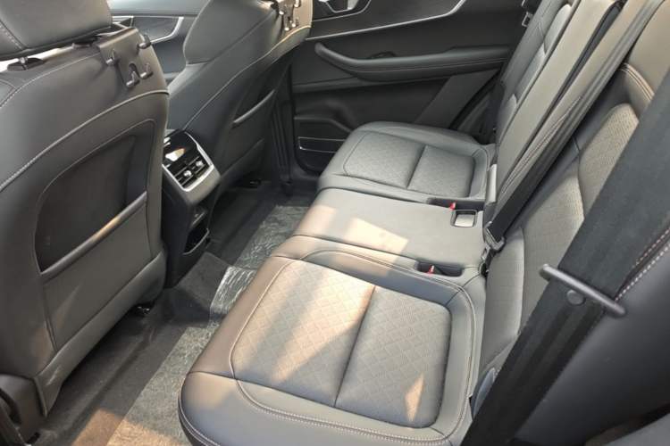 Used Chery Tiggo 8 2024 1.5 TCI Automatic New Dynamic 7-Seater Left Rear Seat