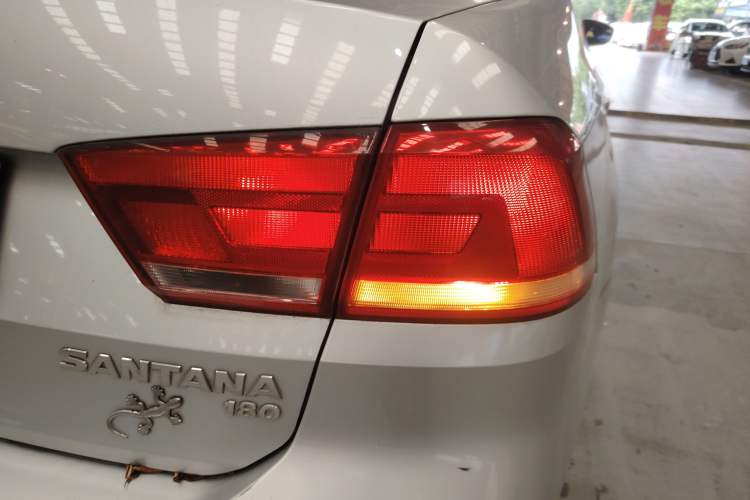 Used Volkswagen Santana 2015 1.6L Manual Fashion Edition Exterior 6