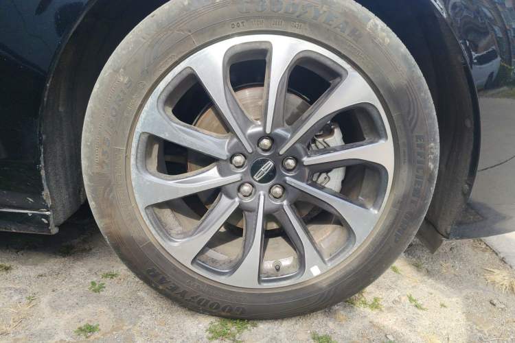 Used Lincoln Z 2025 2.0T Prestige Edition Right Front Wheel Hub