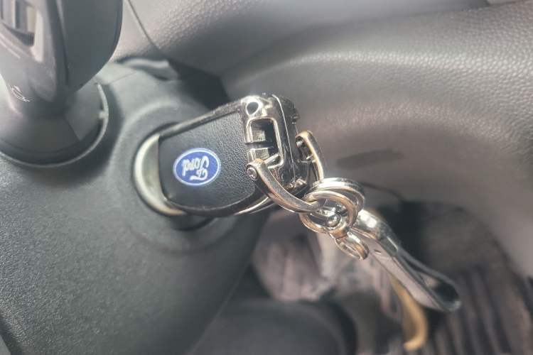Used Ford EcoSport 2013 1.5L Automatic Fashion Model Vehicle Key