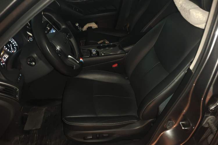 Used Infiniti Q50L 2018 2.0T Enjoyment Version China VI Standard Left Front Seat